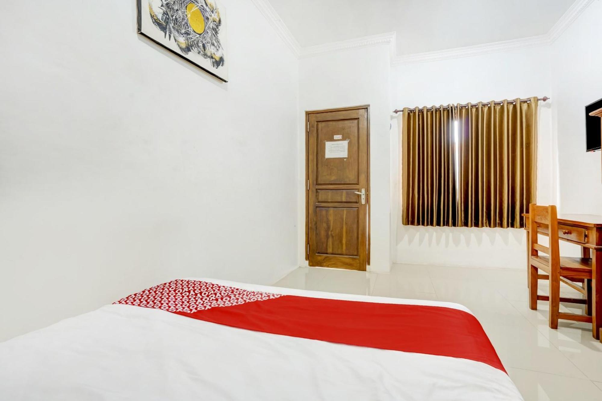 Super Oyo 3702 Homestay Bougenville Syariah Lamongan Zewnętrze zdjęcie